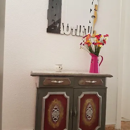 Cristianos, Nirvana Daire *