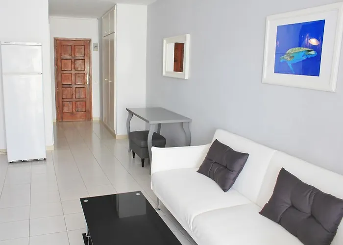 Cristianos, Nirvana Apartman