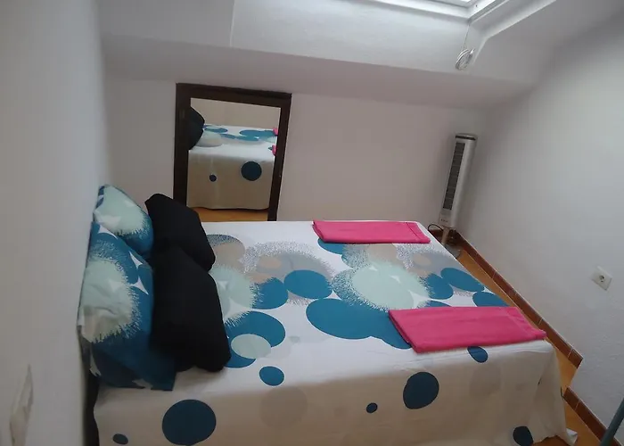 Cristianos, Nirvana Apartman