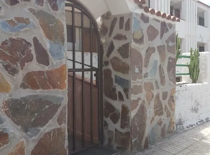 Cristianos, Nirvana Apartman